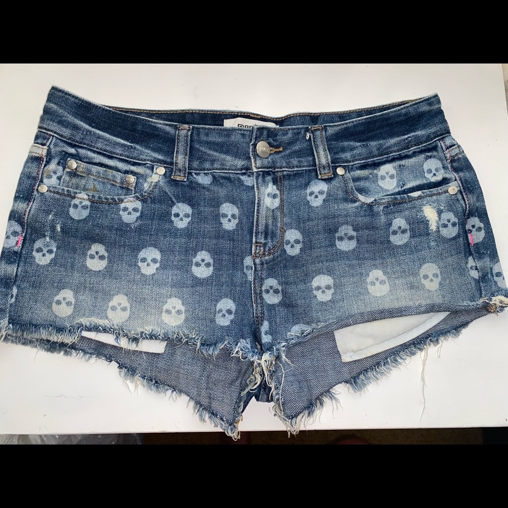 Skull Shorts ☠️